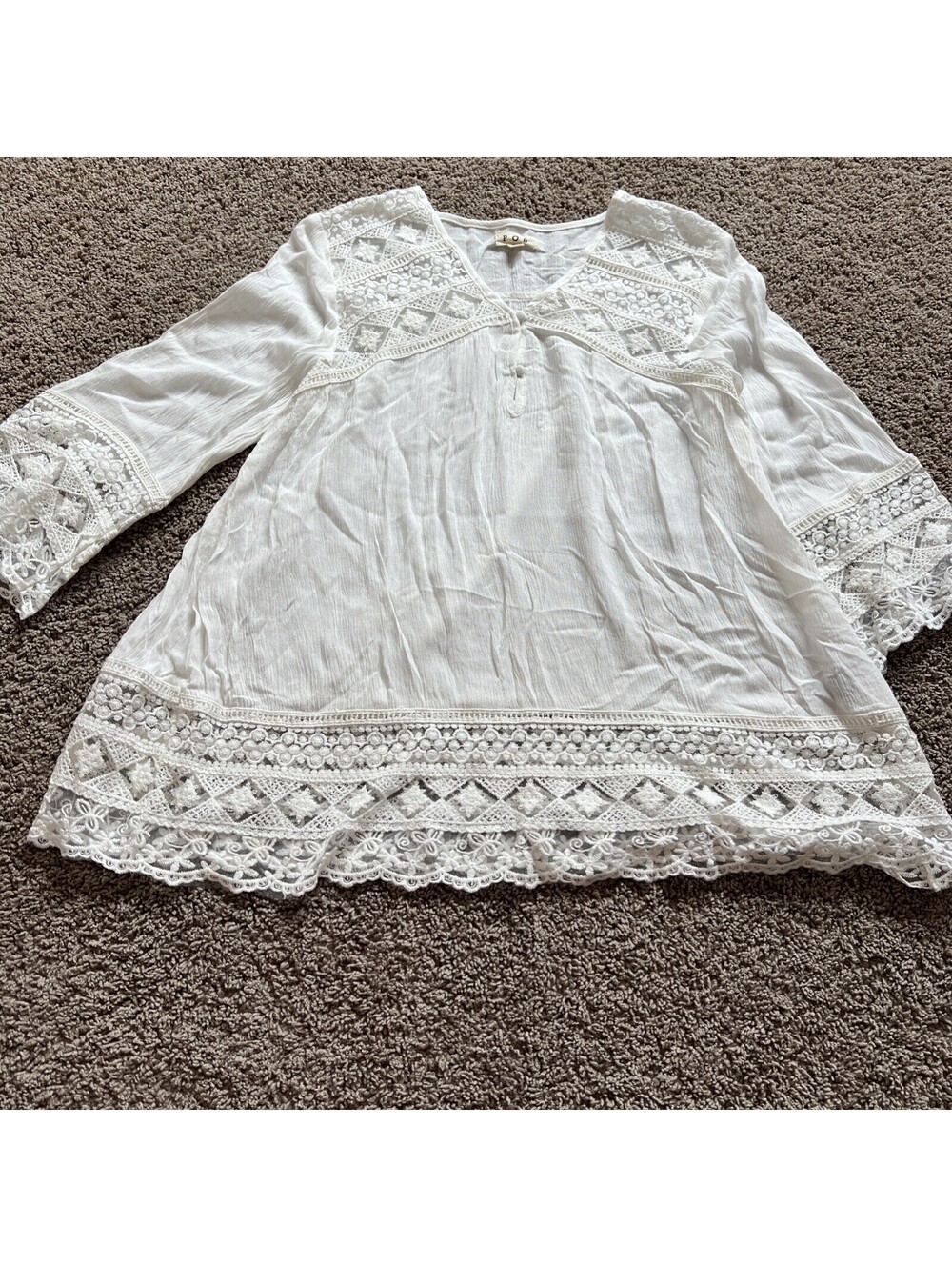 POL Feminine Boho Crochet Sleeve V-Neck Top Women’s Size Small Off White Cute